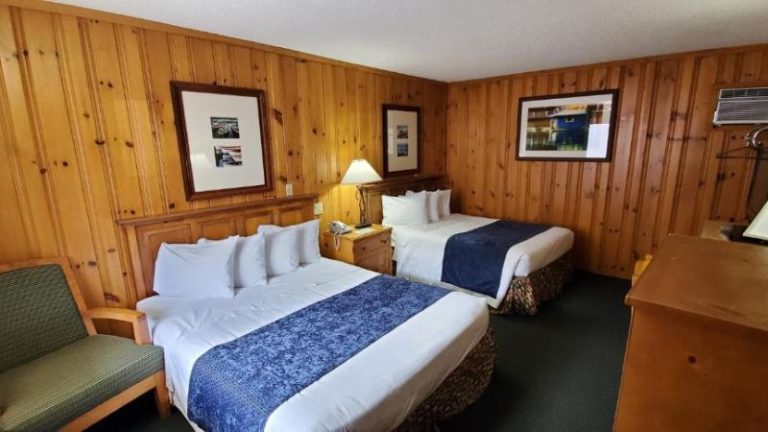 Lake Motel