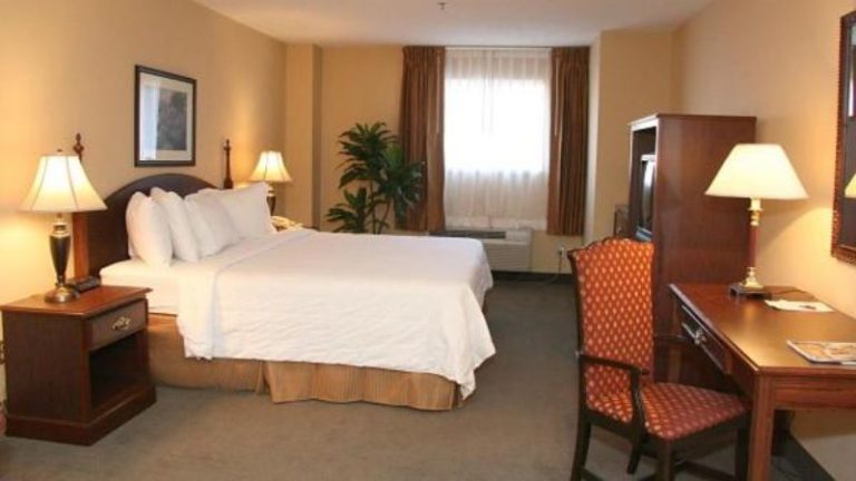 Mansion view Inn & Suites