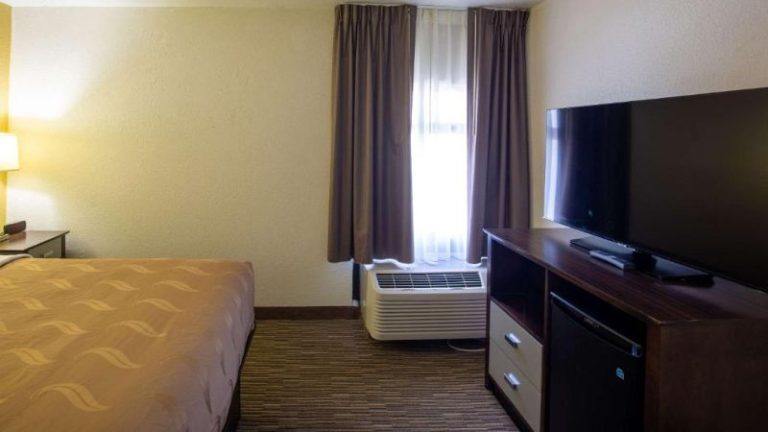 Quality Inn & Suites Portage Central