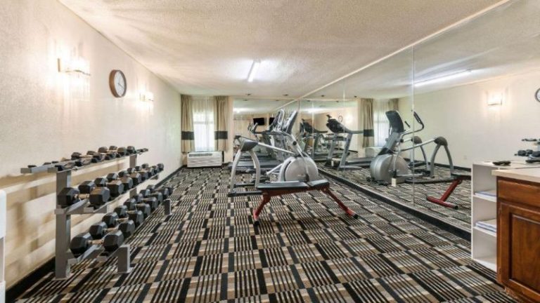 Quality Inn & Suites Portage Central