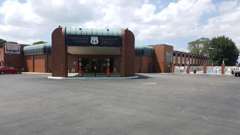 Route 66 Hotel And Conference Center, room with private jacuzzi, photo 8
