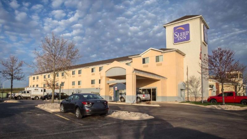 Sleep Inn Rockford I-90, room with private jacuzzi, photo 8
