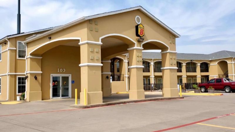 Scottish Inns & Suites Forney/East Dallas, room with private jacuzzi, photo 7