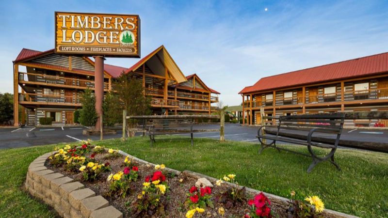 Timbers Lodge Pigeon Forge, room with private jacuzzi, photo 8