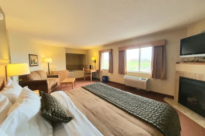 AmeriVu Inn and Suites - Waconia 1