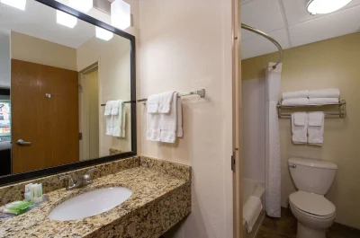 AmericInn by Wyndham Apple Valley 2