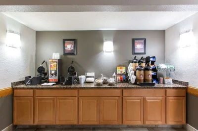 AmericInn by Wyndham Apple Valley 4