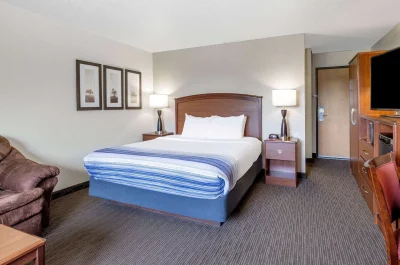 AmericInn by Wyndham Dickinson 1