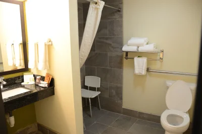 AmericInn by Wyndham West Burlington 2