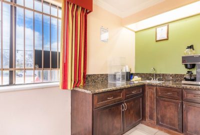 Americas Best Value Inn Houston 4