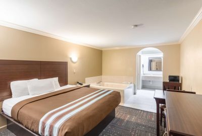 Americas Best Value Inn Houston jacuzzi