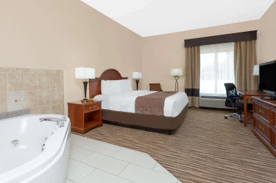 Baymont by Wyndham Augusta Riverwatch jacuzzi