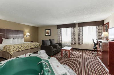 Baymont by Wyndham Bowling Green jacuzzi