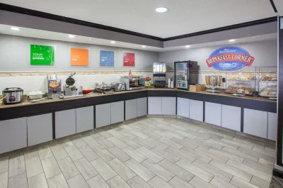 Baymont by Wyndham Canton 2