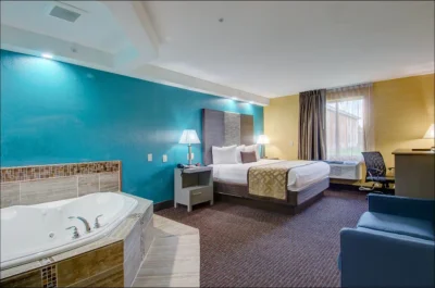 Baymont by Wyndham Kingston jacuzzi