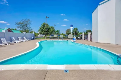 Baymont by Wyndham Louisville Airport South 1