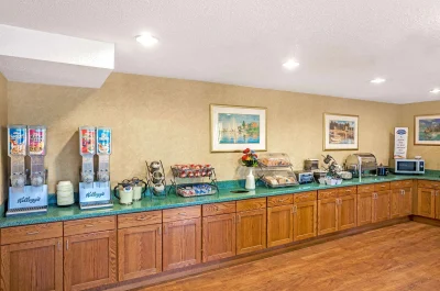 Baymont by Wyndham Louisville Airport South 3
