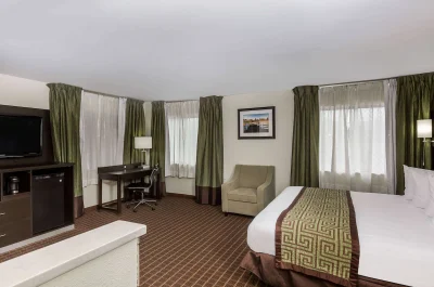 Baymont by Wyndham Louisville South I 651