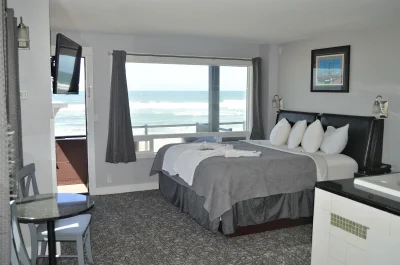 Beachfront Manor 3