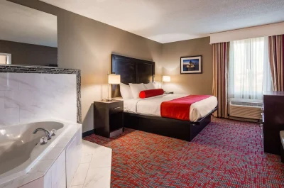 Best Western Airport Inn & Suites jacuzzi