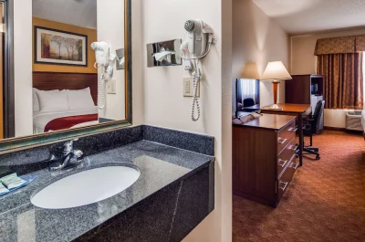 Best Western Lakewood Inn 2