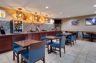 Best Western Lakewood Inn 3
