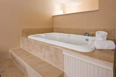 Best Western Merry Manor Inn 4
