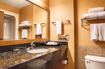 Best Western Plus Country Inn & Suites1