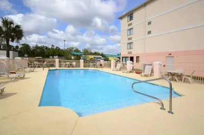 Best Western Plus Cypress Creek 4
