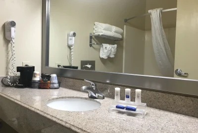 Best Western Plus Hobby Airport Inn & Suites 1