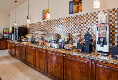 Best Western Plus Hobby Airport Inn & Suites 3