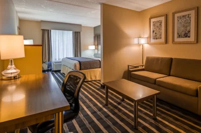 Best Western Plus Hotel & Suites Airport South 1