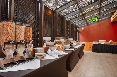 Best Western Plus North Haven Hotel 2