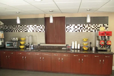 Best Western Plus Sam Houston Inn & Suites 2
