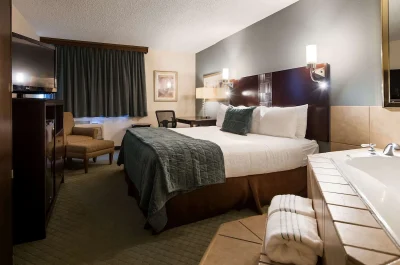 Best Western Plus Seville Plaza jacuzzi