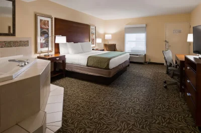 Best Western Seaway Inn jacuzzi
