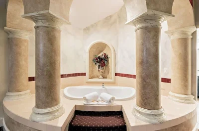 Chateau Avalon Hotel & Spa jacuzzi
