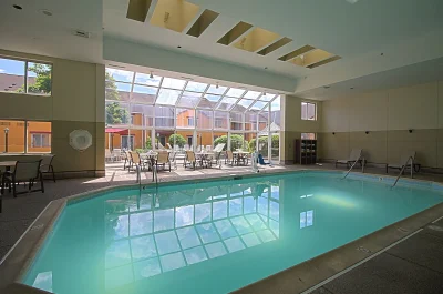 Chicago Club Inn & Suites 5