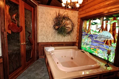 Cinnamon Valley jacuzzi