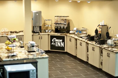 C'mon Inn Hotel & Suites 2