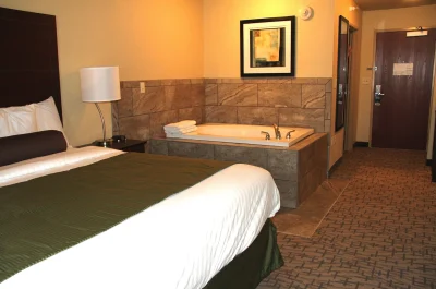 Cobblestone Hotel & Suites - Devils Lake jacuzzi