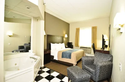 Comfort Inn Sandusky jacuzzi