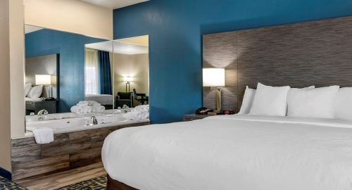 Comfort Inn & Suites Pauls Valley - City Lake jacuzzi