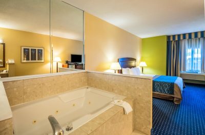 Comfort Inn & Suites jacuzzi