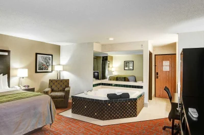 Comfort Inn jacuzzi