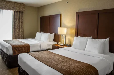 Comfort Suites Near Seaworld 2