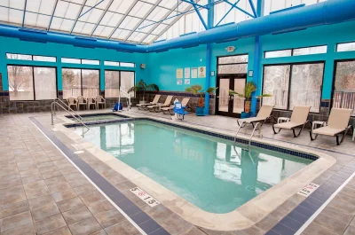 Comfort Suites Southfield 1