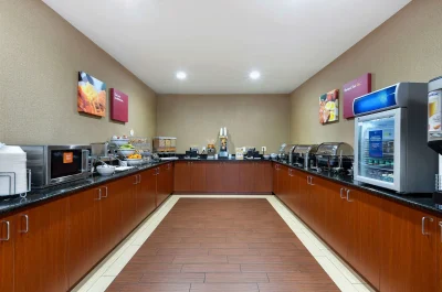 Comfort Suites Southfield 3