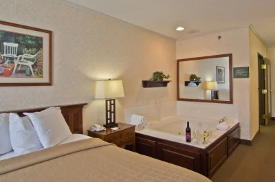 Coshocton Village Inn and Suites 4