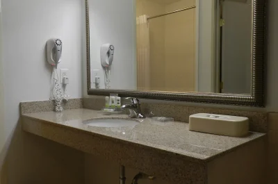 Country Inn & Suites by Radisson, Braselton, GA 3